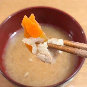時間がない日の夕飯や職場のランチに！【コストコ】で買える便利な豚汁