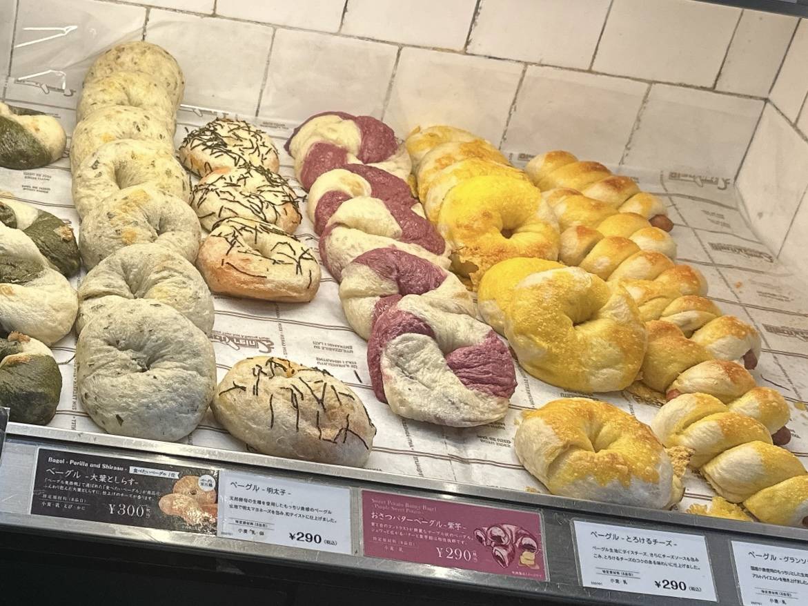店内に並ぶパン