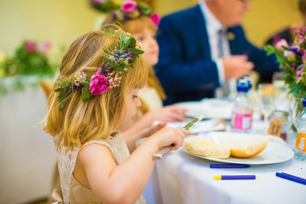 子連れでの結婚式参列は持ち物をしっかりと準備