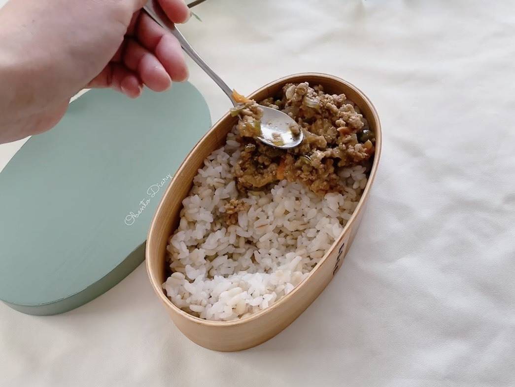 そぼろを載せている所