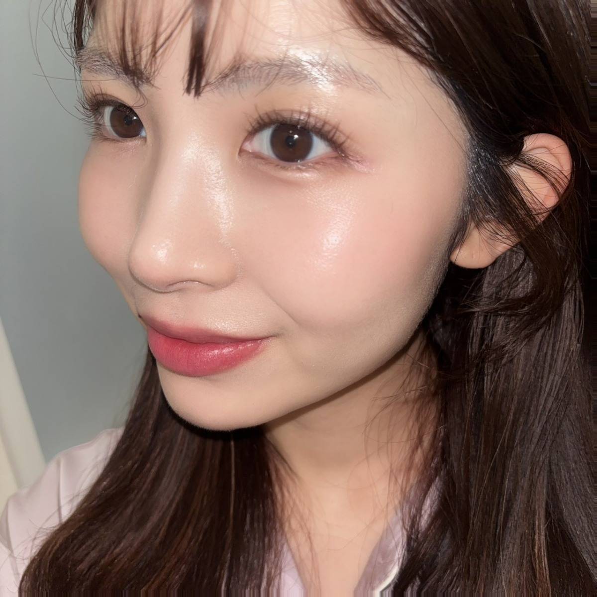 LANCÔME アプソリュ ザ UV クリームを顔に塗ったところ