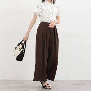 【Honeys】50代の夏コーデが軽やかに。ゆったり穿けるパンツ3選「さらっと快適」