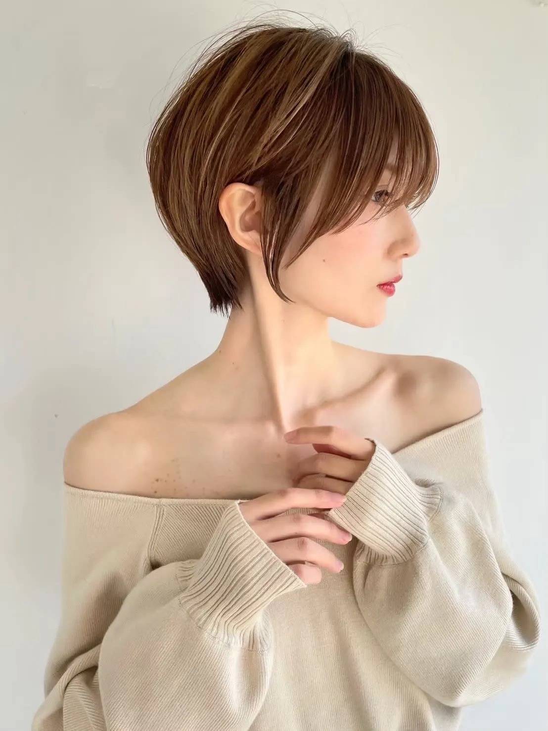 横顔が素敵に見えるくびれショート
