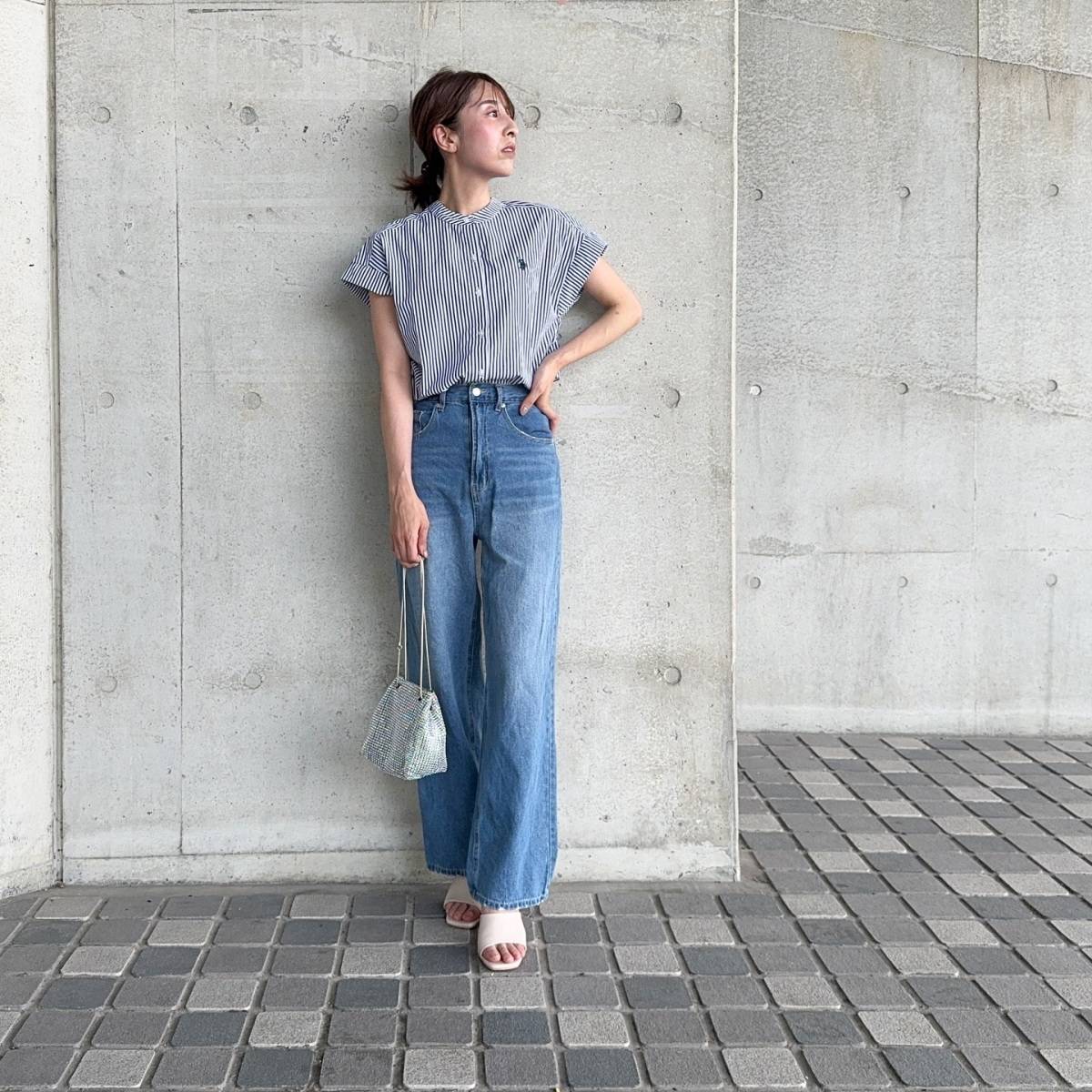 ストライプ柄シャツを合わせる!