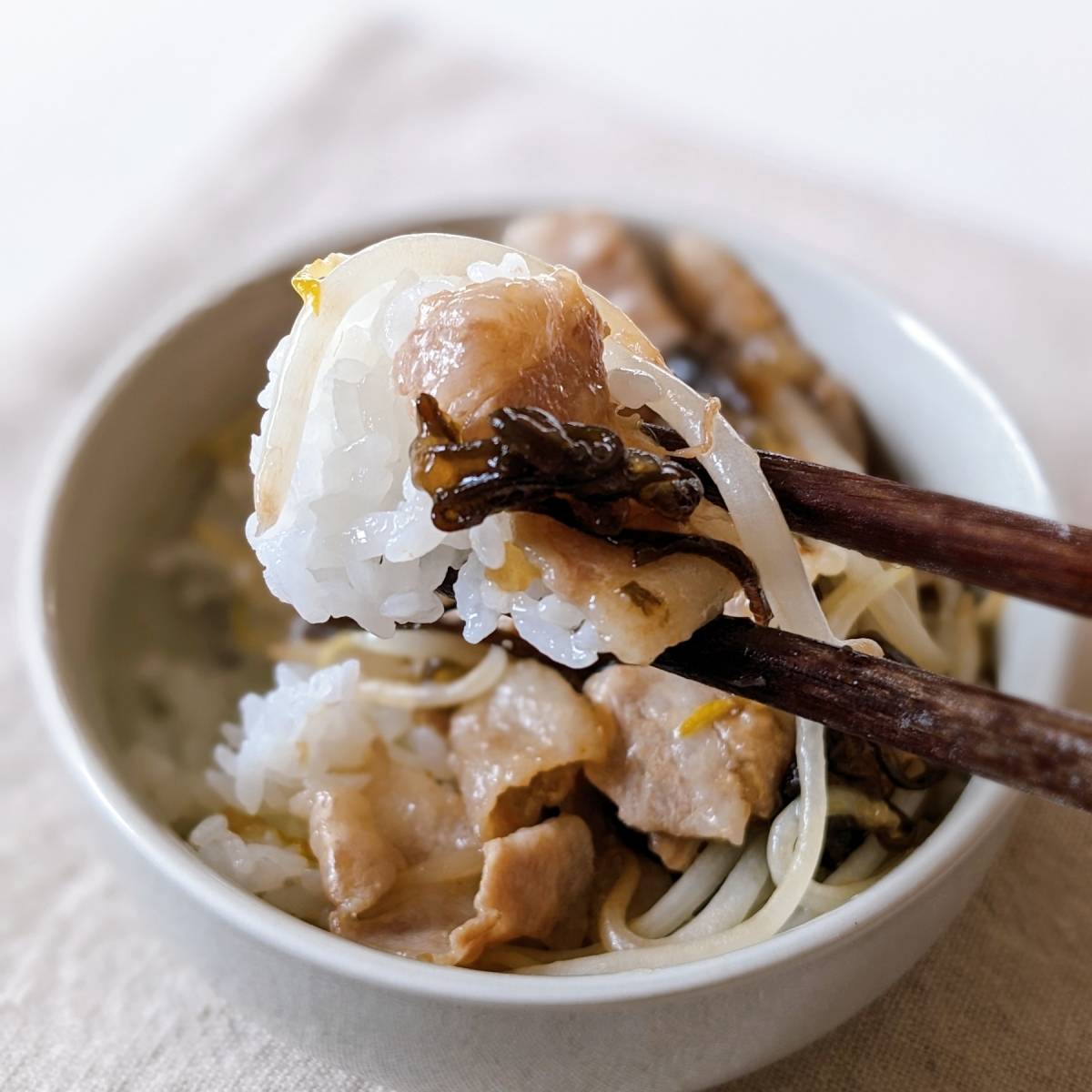 くらこん公式の「塩こんぶの中華丼」のレシピ