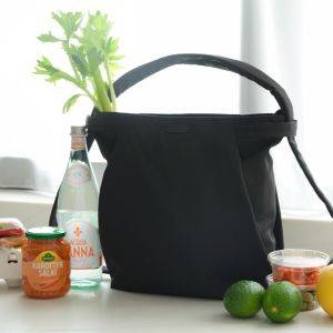 明日発売【雑誌の付録】大人気アイテムに保冷機能をプラス！毎日使える万能「ショルダーリュック」