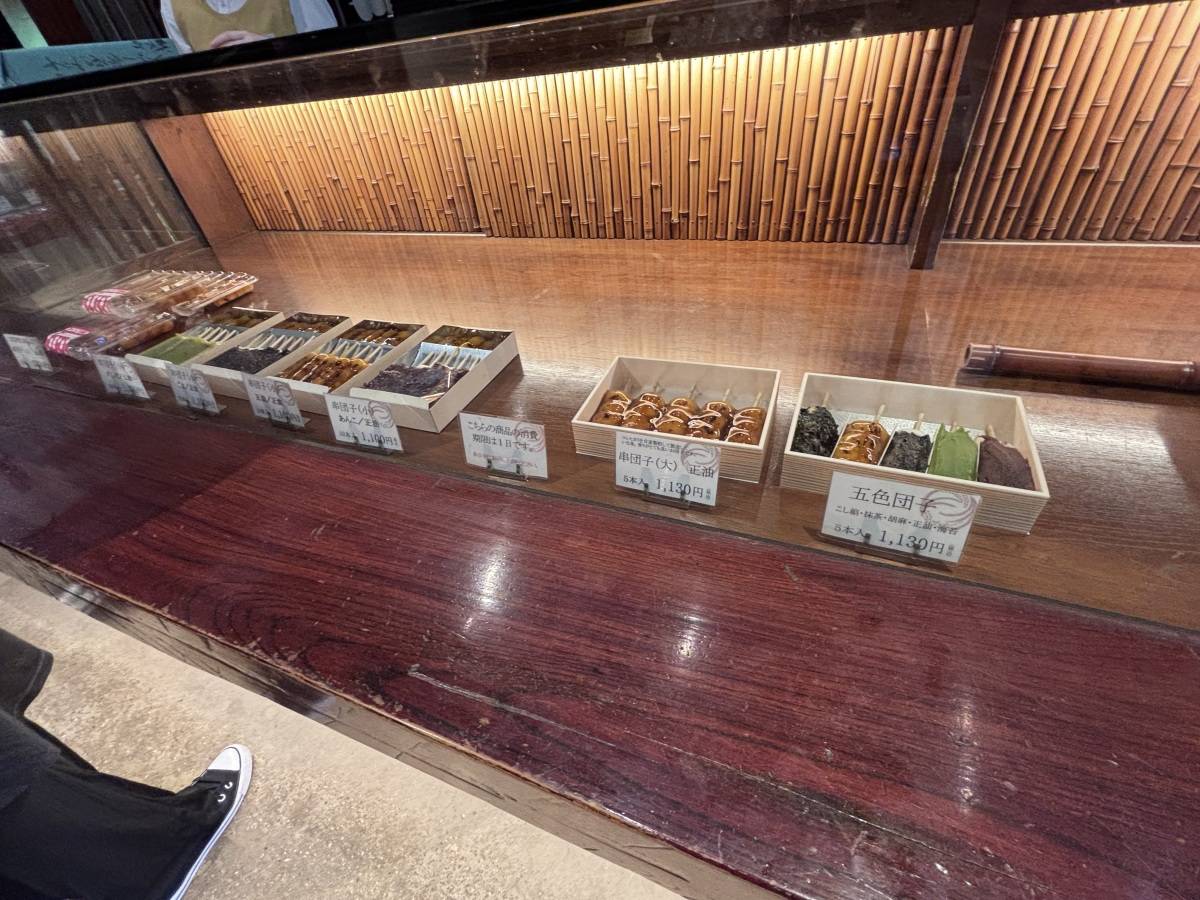 江口だんご本店 売店 ショーケース