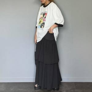 【2026年7月】こう着ればいいんだ……。差がつく初夏のTシャツコーデ5選