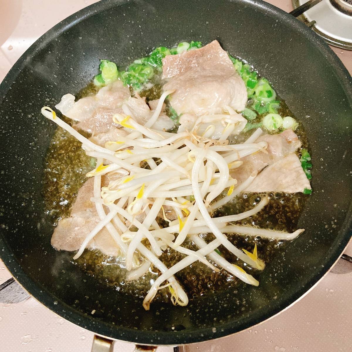 JAグループ公式の「もやしとニラのトマトラーメン」のレシピ