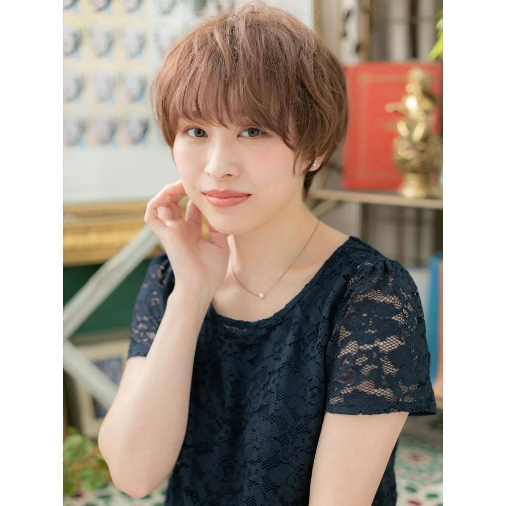 毛先パーマのくせ毛風ショート