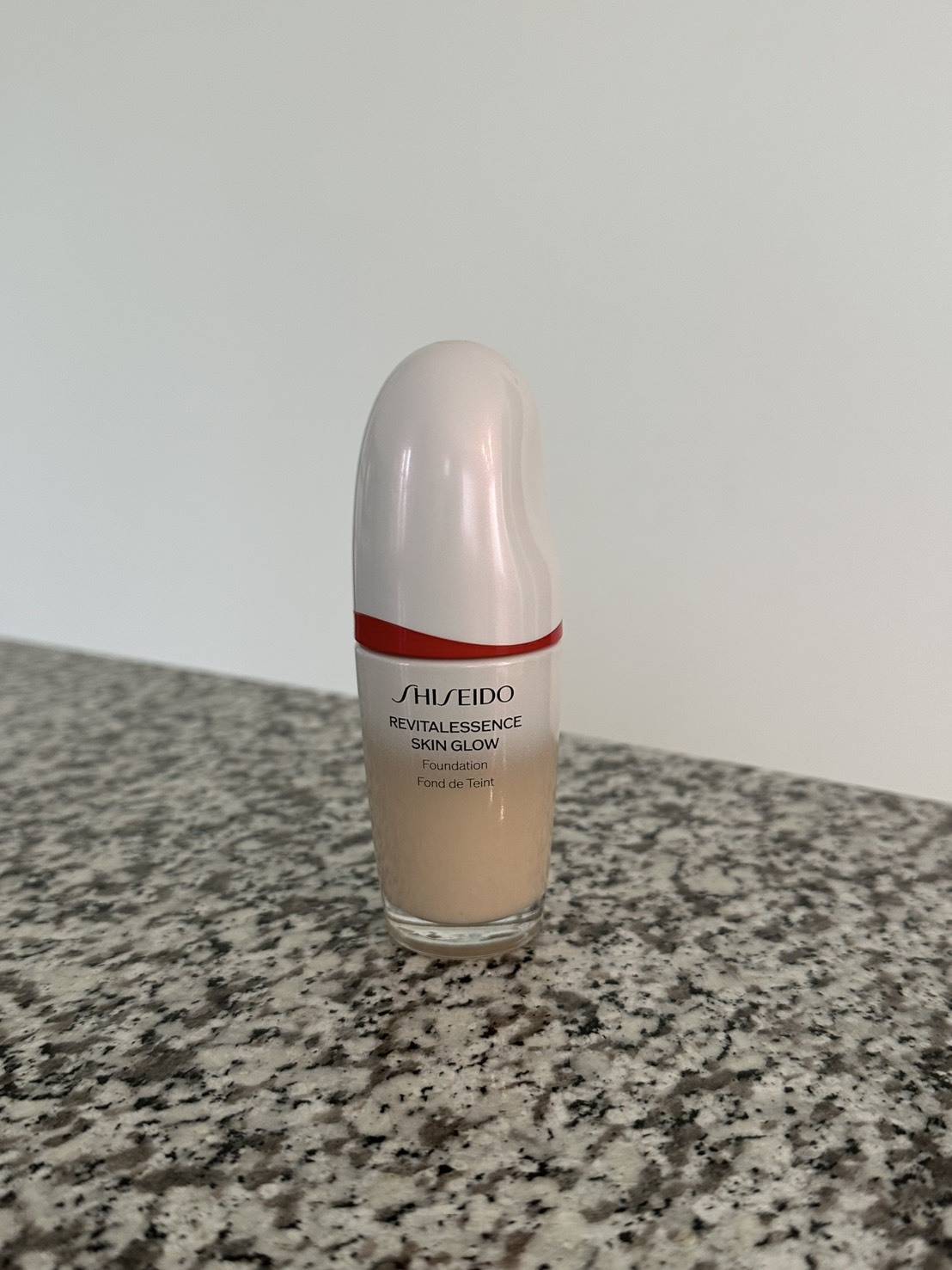 SHISEIDO エッセンス スキングロウ ファンデーション
