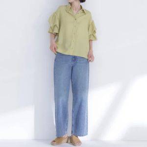 【NATURAL BEAUTY BASIC】40代の夏コーデを格上げする、細見えトップス3選「Tシャツより断然こなれる」「1枚で様になる」