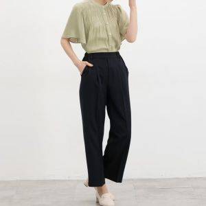 【Honeys】40代におすすめ！Tシャツ以外の夏トップス3選「仕事にも使える」「さらっと過ごせる」