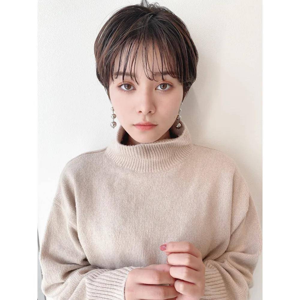 薄めバングの束感ショート