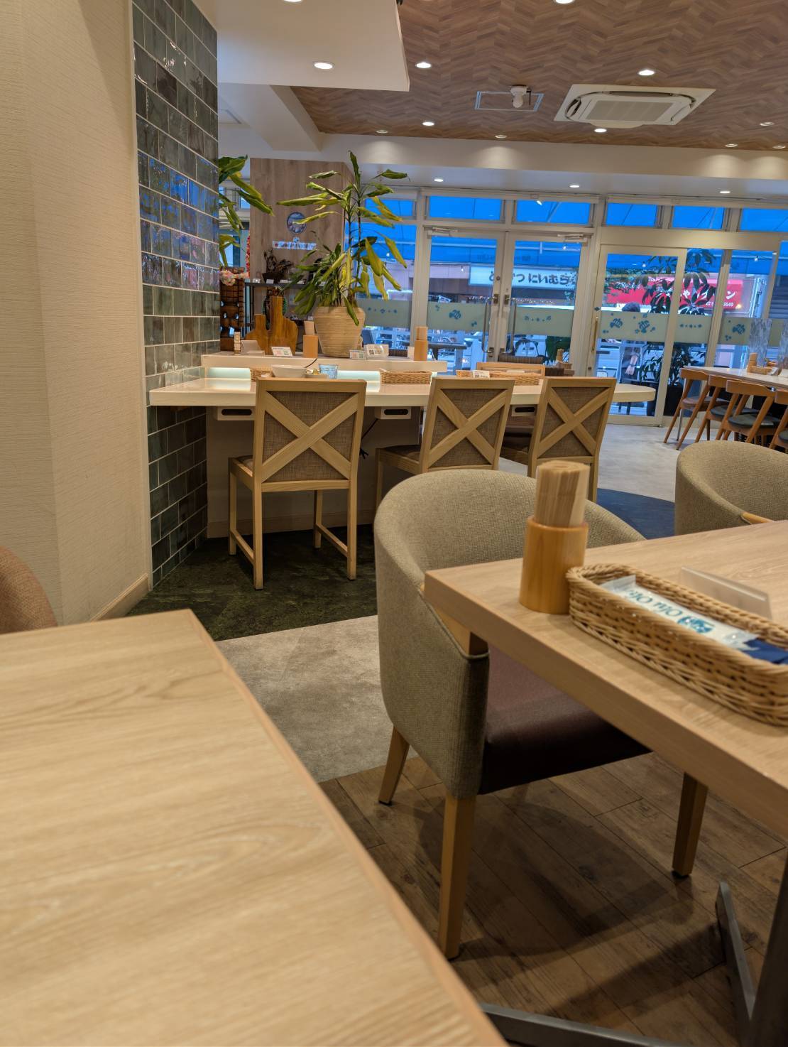 Hawaiian Cafe OluOlu 西新宿店 内観