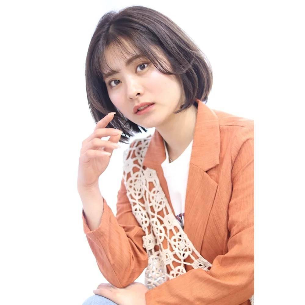 ブラウンベージュのナチュラルボブ