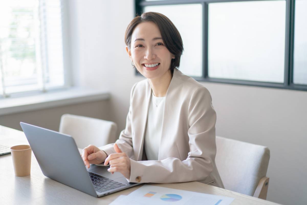 事務職の女性