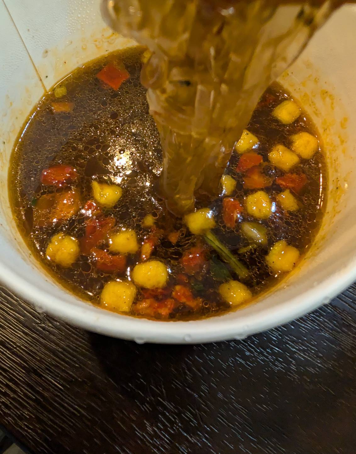 四川料理しびれ王 カップ酸辣湯