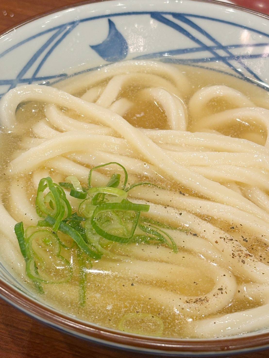 丸亀製麺「冷たーい山盛り海鮮旨塩うどん」