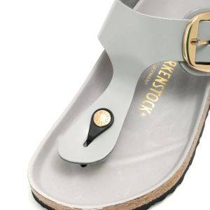 【BIRKENSTOCK】一度履いたら手放せない！足に優しい設計のサンダル3選「足裏にフィットする」