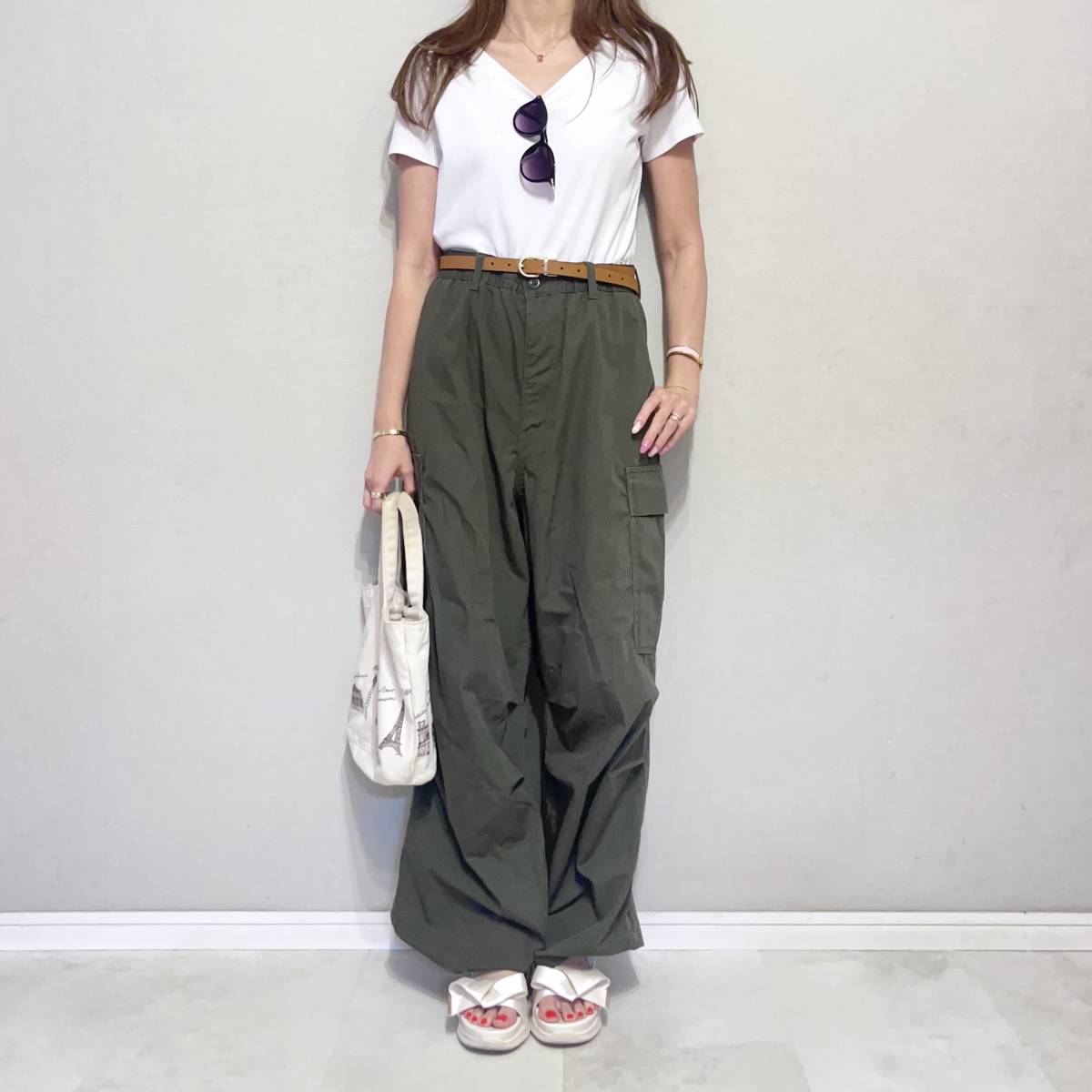 DoCLASSE VネックTシャツコーデ