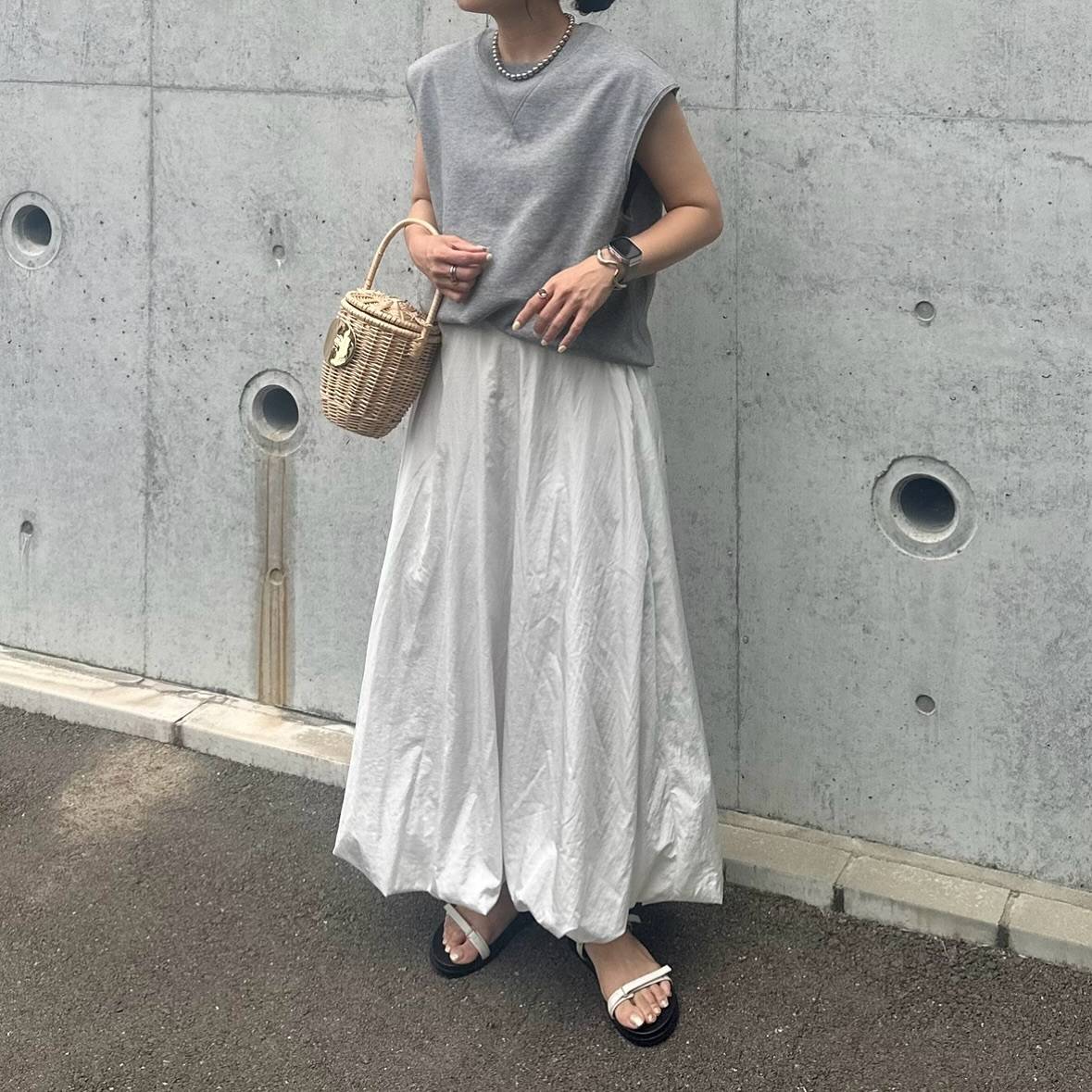ノースリーブトップスを合わせる!