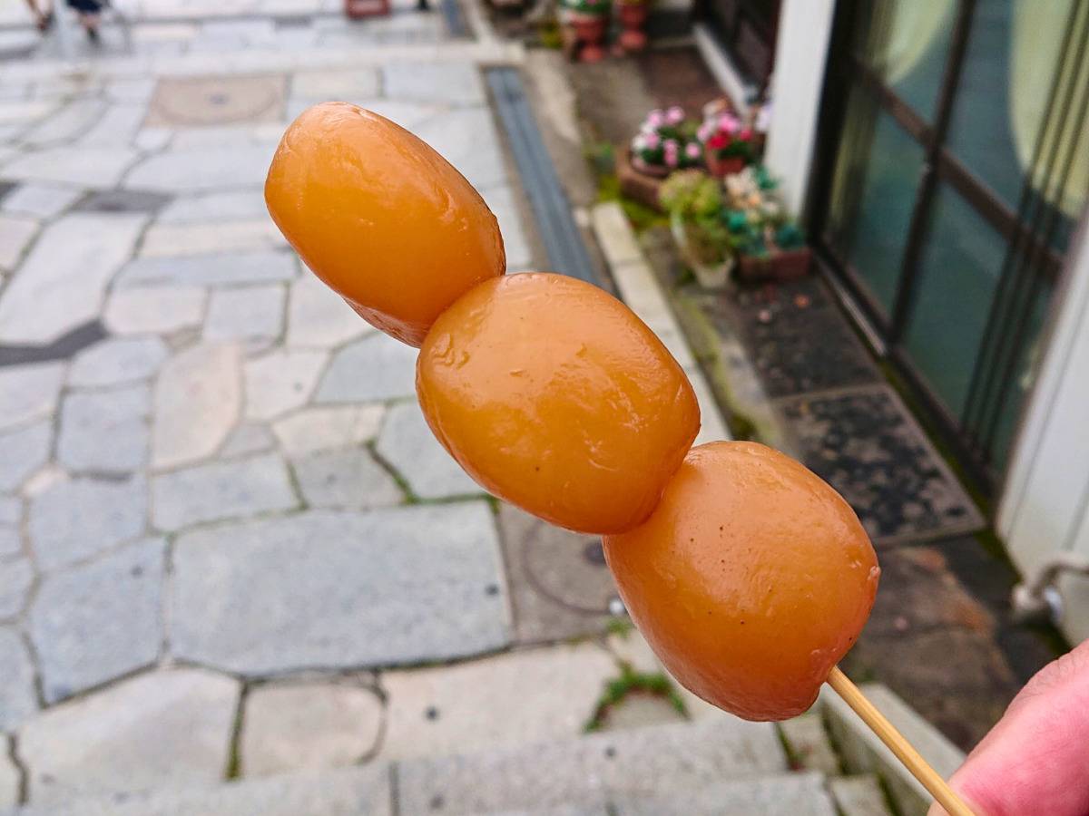 串に刺さった玉こんにゃく