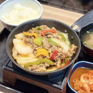 【吉野家】食べ応え抜群の新作メニューが登場！実際に食べて正直レビューしてみた