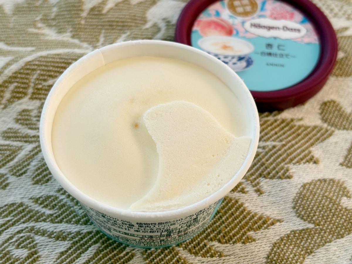 ハーゲンダッツ「杏仁〜白桃仕立て〜」