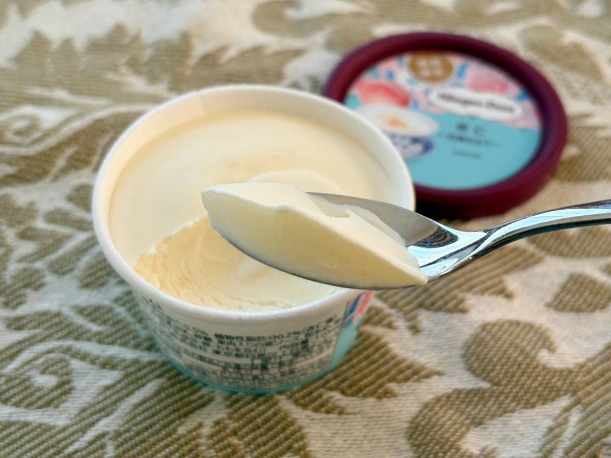 ハーゲンダッツ「杏仁〜白桃仕立て〜」