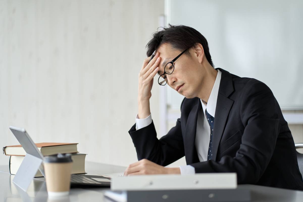 仕事をしている男性