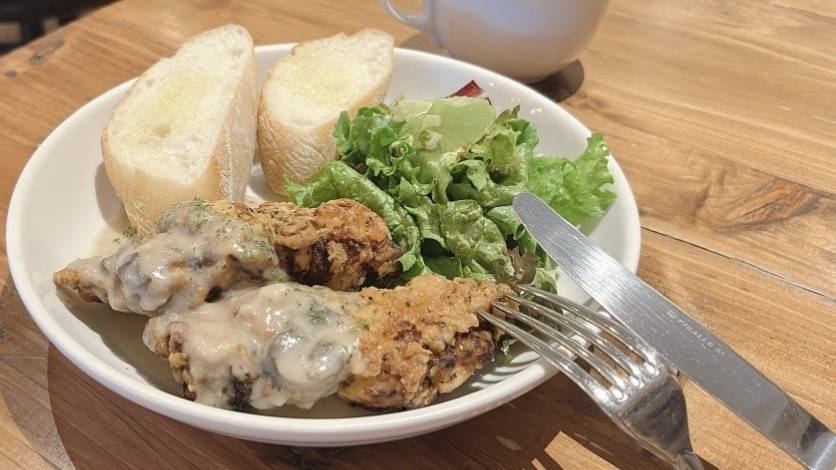 バターミルクフライドチキン with グレイビーソース ランチセット