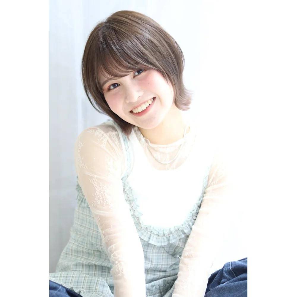 真似しやすいアッシュベージュ