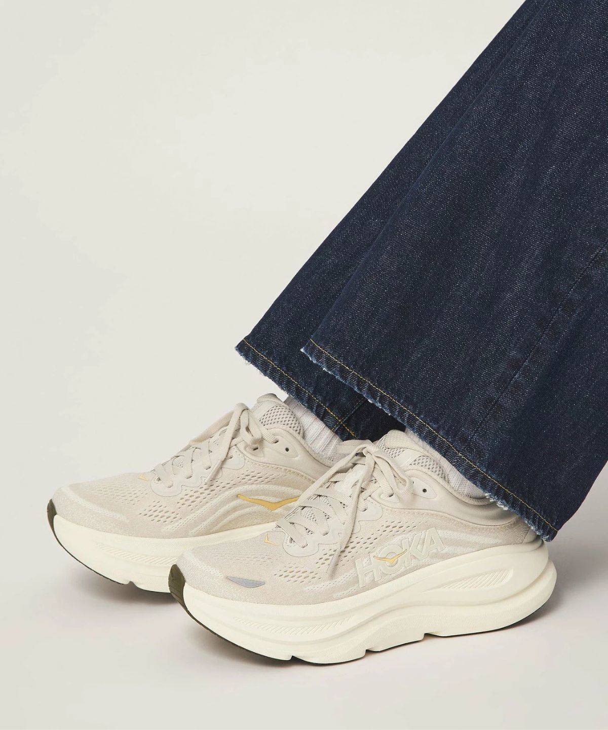 HOKA ボンダイ 9 スニーカー
