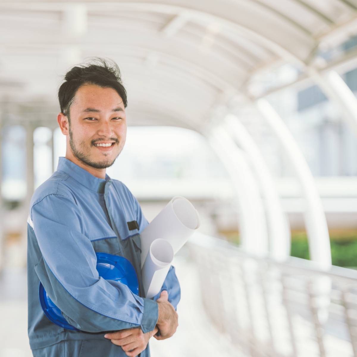 作業着姿の男性