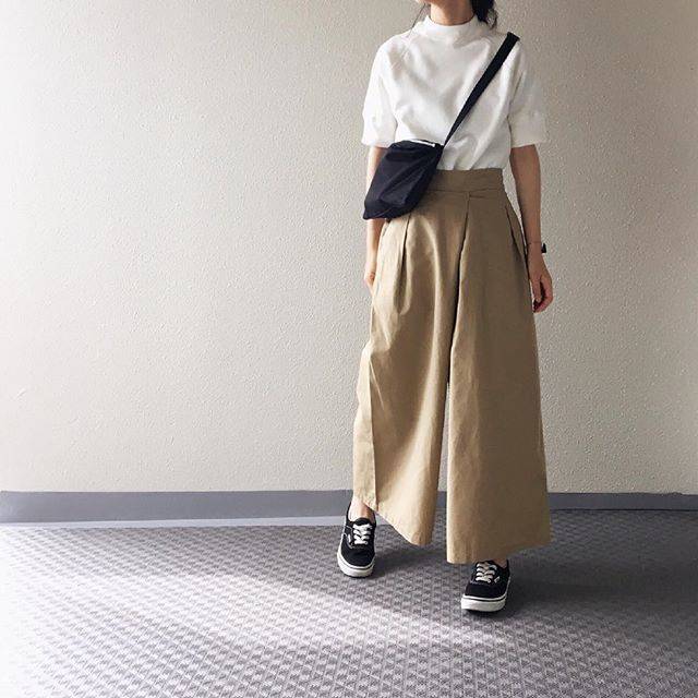 小物は黒で統一する！
