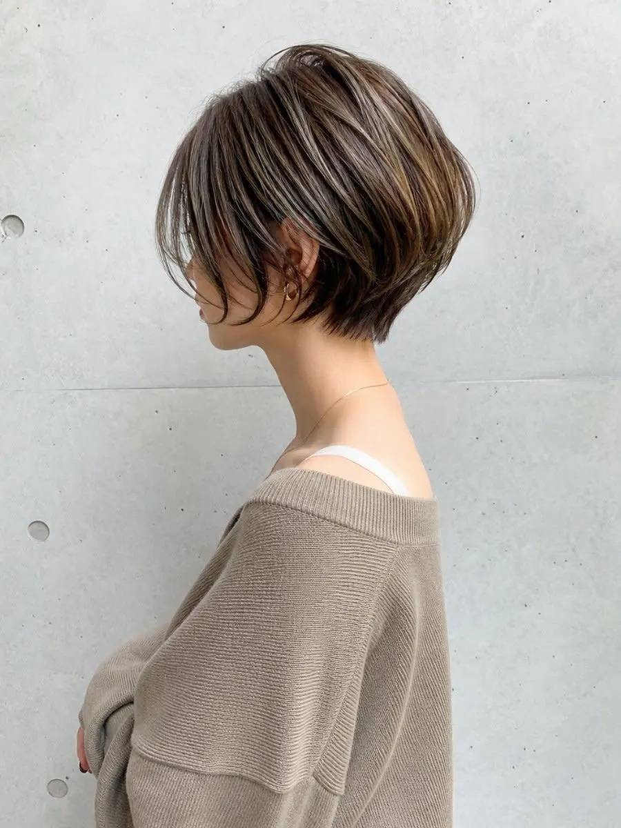 透明感を演出できるアッシュブラウン