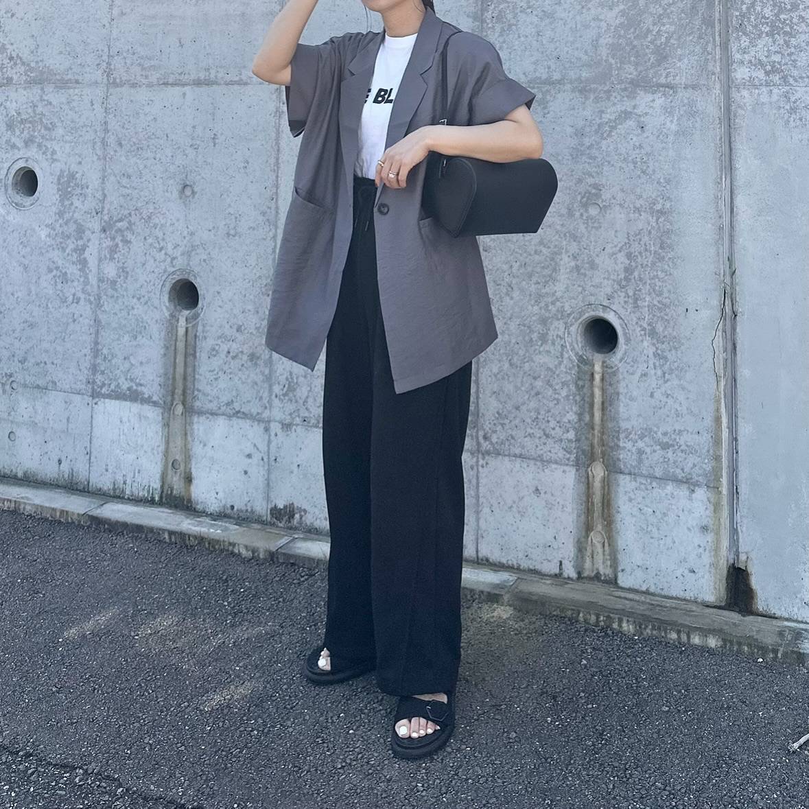 ロゴTシャツ×半袖ジャケット
