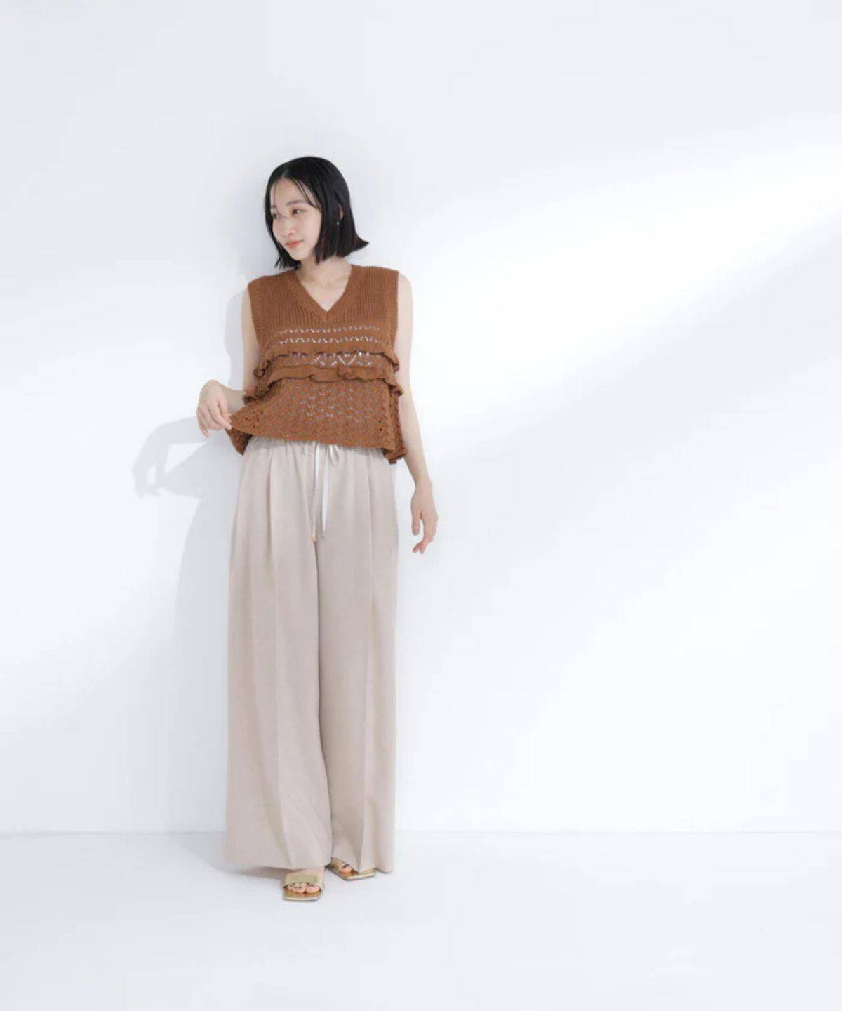 NATURAL BEAUTY BASIC Vネック透かし編みフリルニット