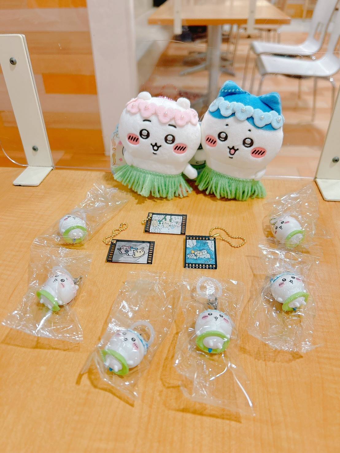 ちいかわのめじるしアクセサリーとグッズ