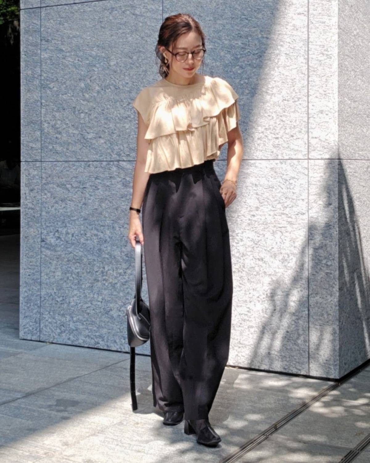 大きめフリルのブラウスを主役にする♡