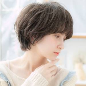 隠すより活かす！白髪がおしゃれに見えるヘアカラー5選〜2026年夏〜