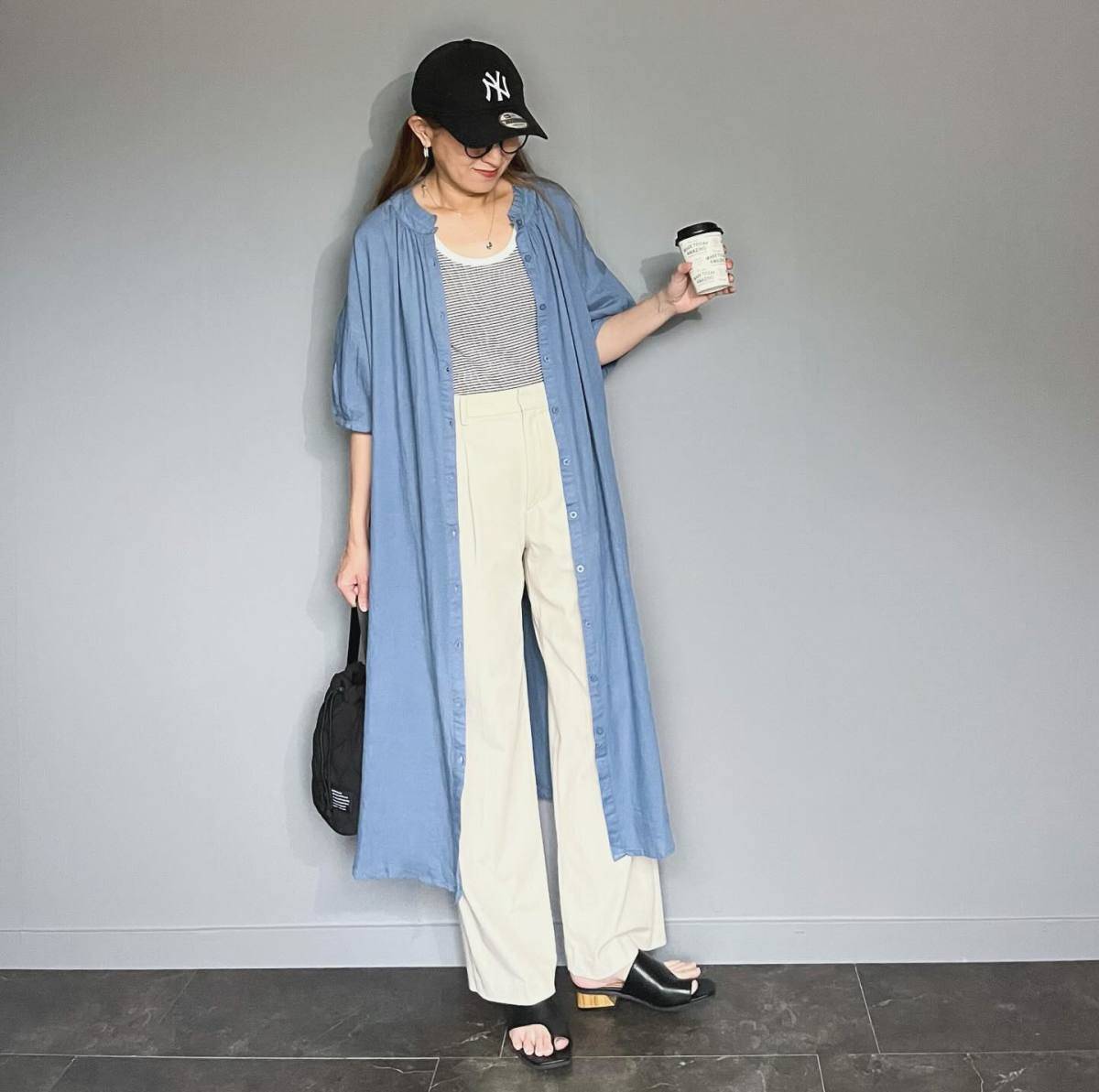 パンツコーデにロングシャツワンピースを羽織る♪