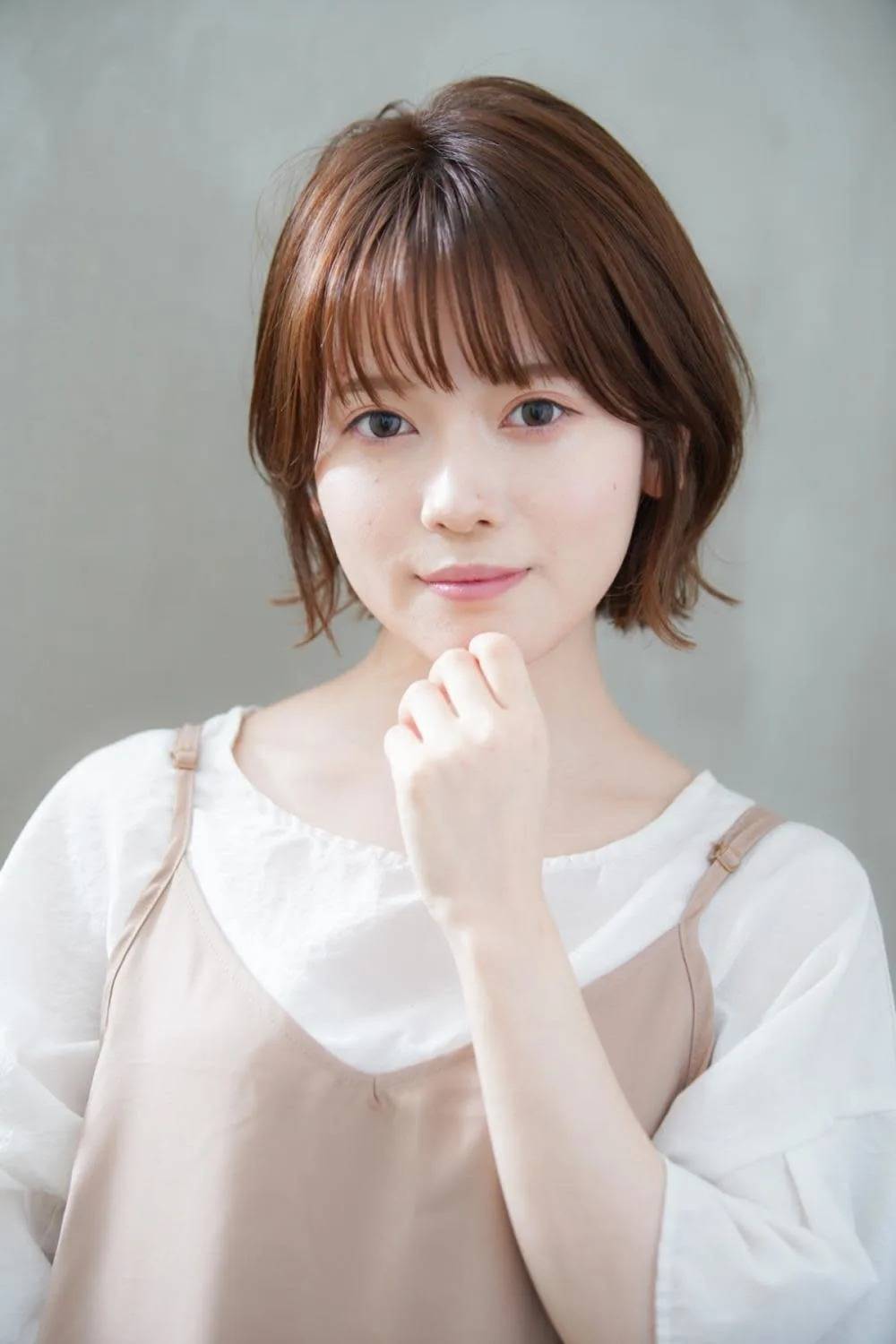 シフォンベージュ