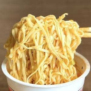 【日清】「冷水だけで美味しい」「想像よりもピリ辛」SNSでも話題の新作カップヌードルが発売中だよ！