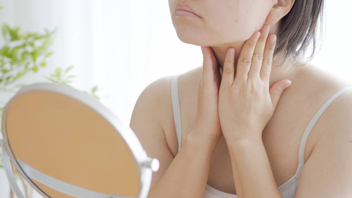 お肌を気にする女性