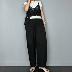 【2026年8月】老け見えの心配なし……！夏の黒パンツコーデ5選