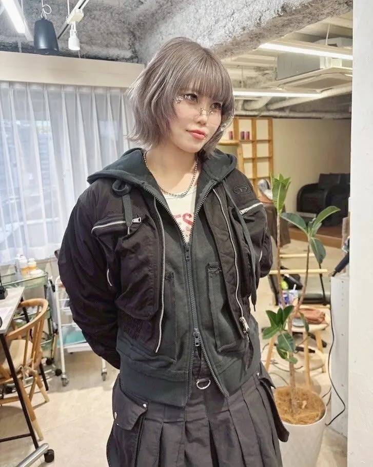 シルバーグレー