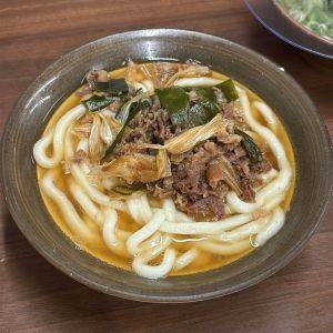 かしわ飯も絶品！麺の硬さを選べる九州のソウルフード「牧のうどん」