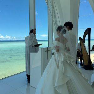 青空に恵まれた結婚式に♡大切な人たちに囲まれた幸せいっぱいの1日